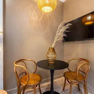 Sweett - Pavillon Madeleine Paris